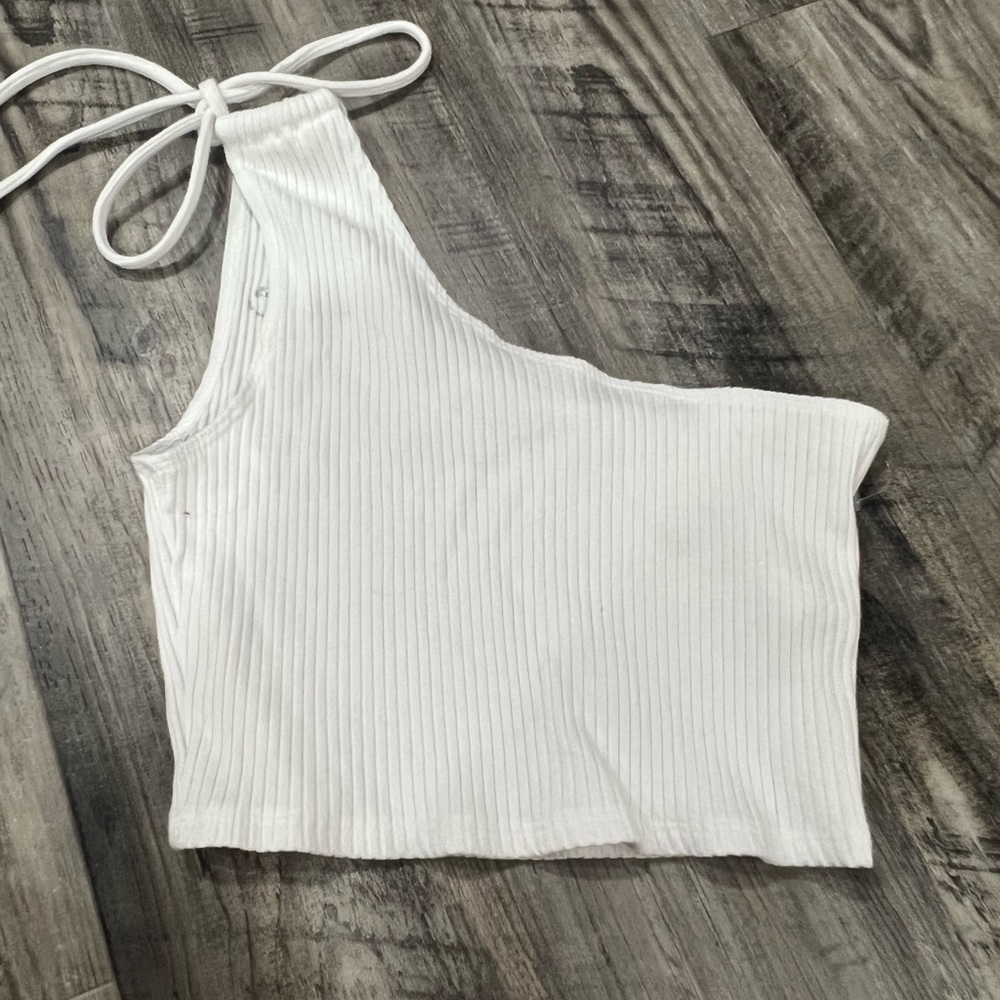 Aeire One Sholder White Tank Women’s Size Medium